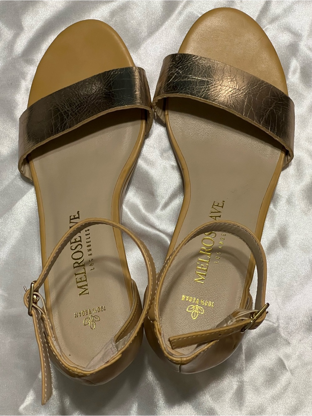 Melrose Ave Wedge Sandals Tan Gold Metallic Ankle Strap Size 8.5